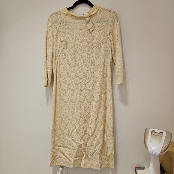 🤍 Vintage Lace Dress — Union Made in Canada - Picture 2 of 11